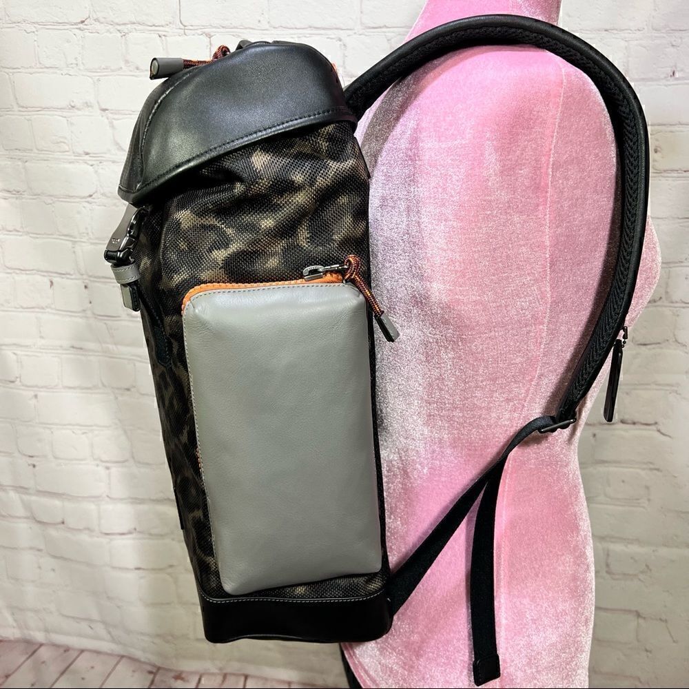COACH Ranger Men’s Women’s Backpack Animal Camo Script Print NWT - Picture 3 of 16